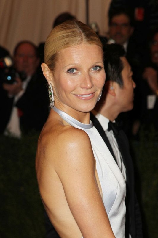 Avengers at the Met - Gwyneth 2